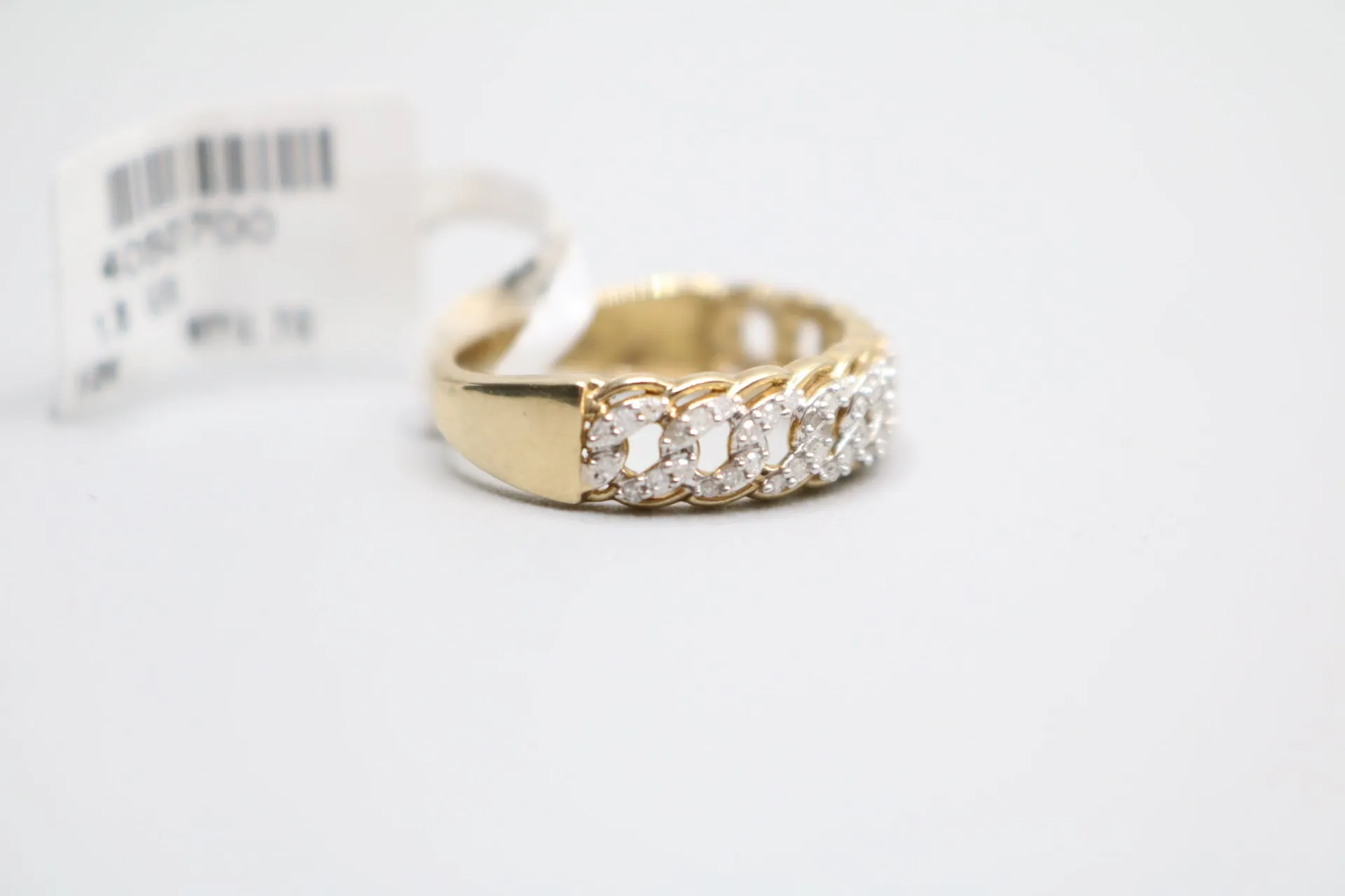 10K Yellow Gold Curb Style Diamond Ring (Size 7)