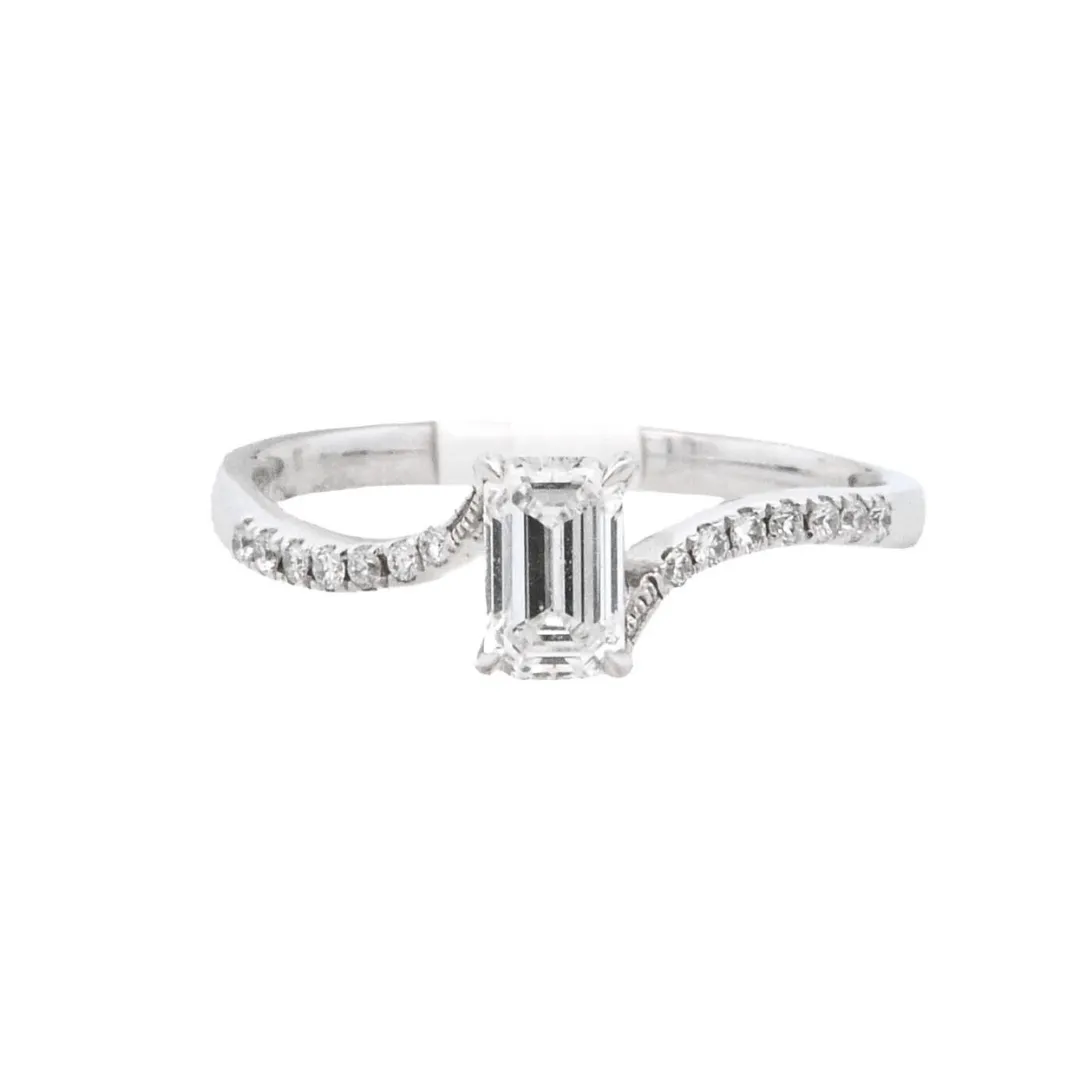 18K White Emerald Cut Diamond 0.47Ct Solitaire Engagement Ring