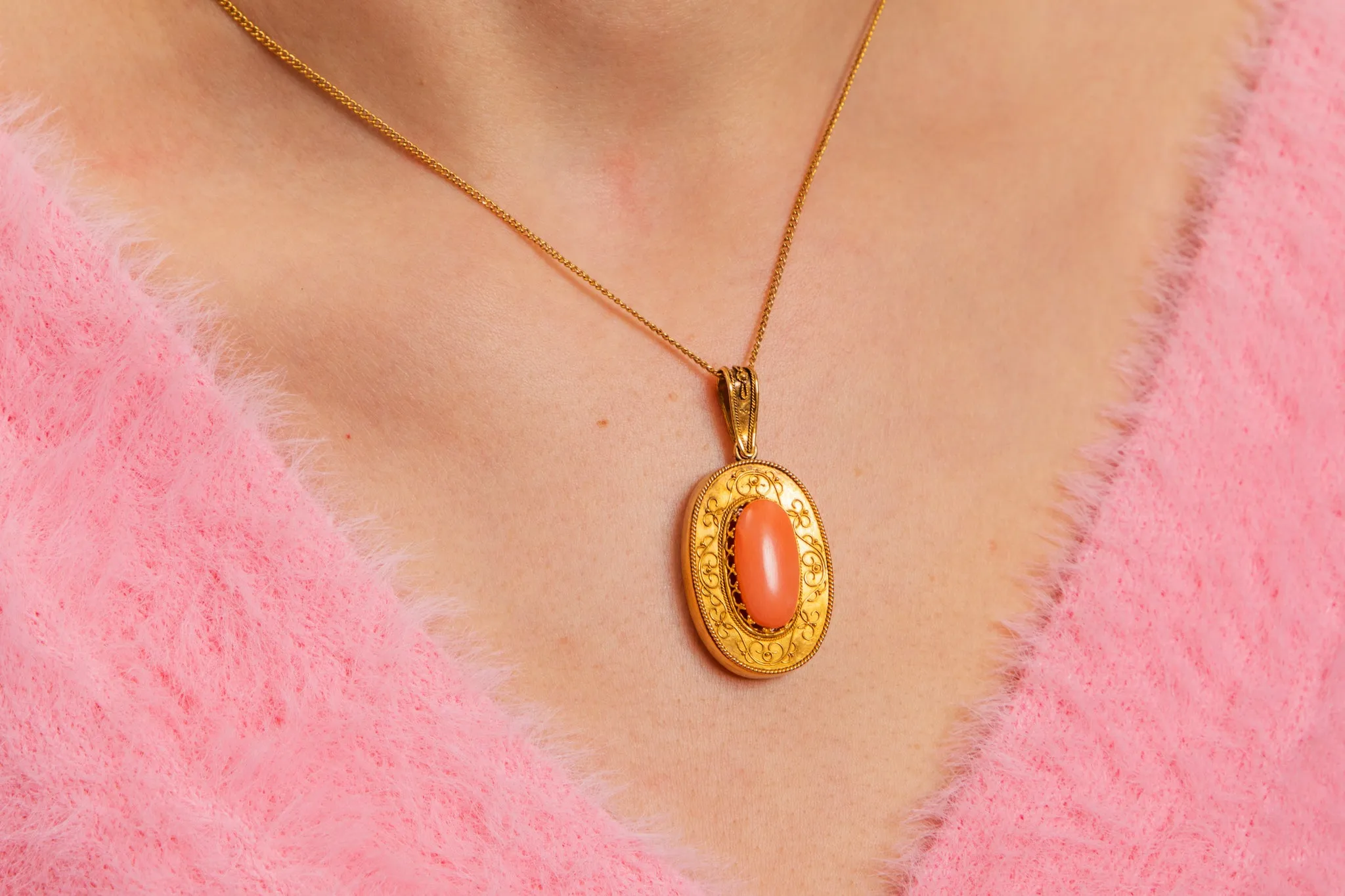 Antique 18ct Gold Coral Locket