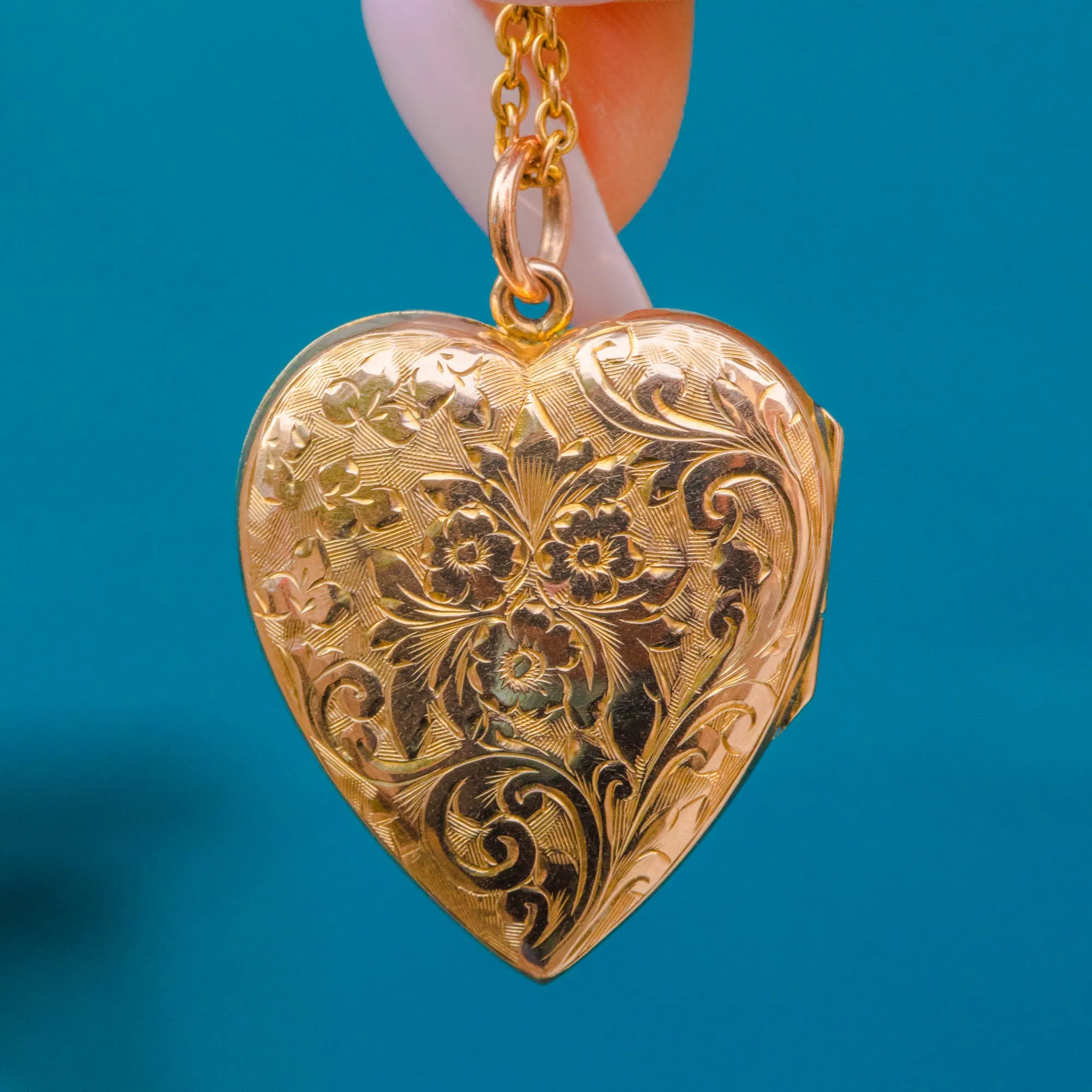 Antique 9ct Gold Engraved Heart Locket