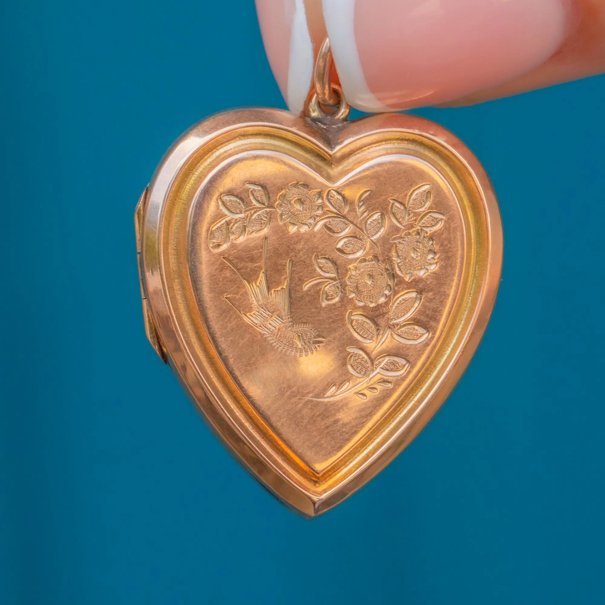 Antique 9ct Gold Engraved Heart Locket