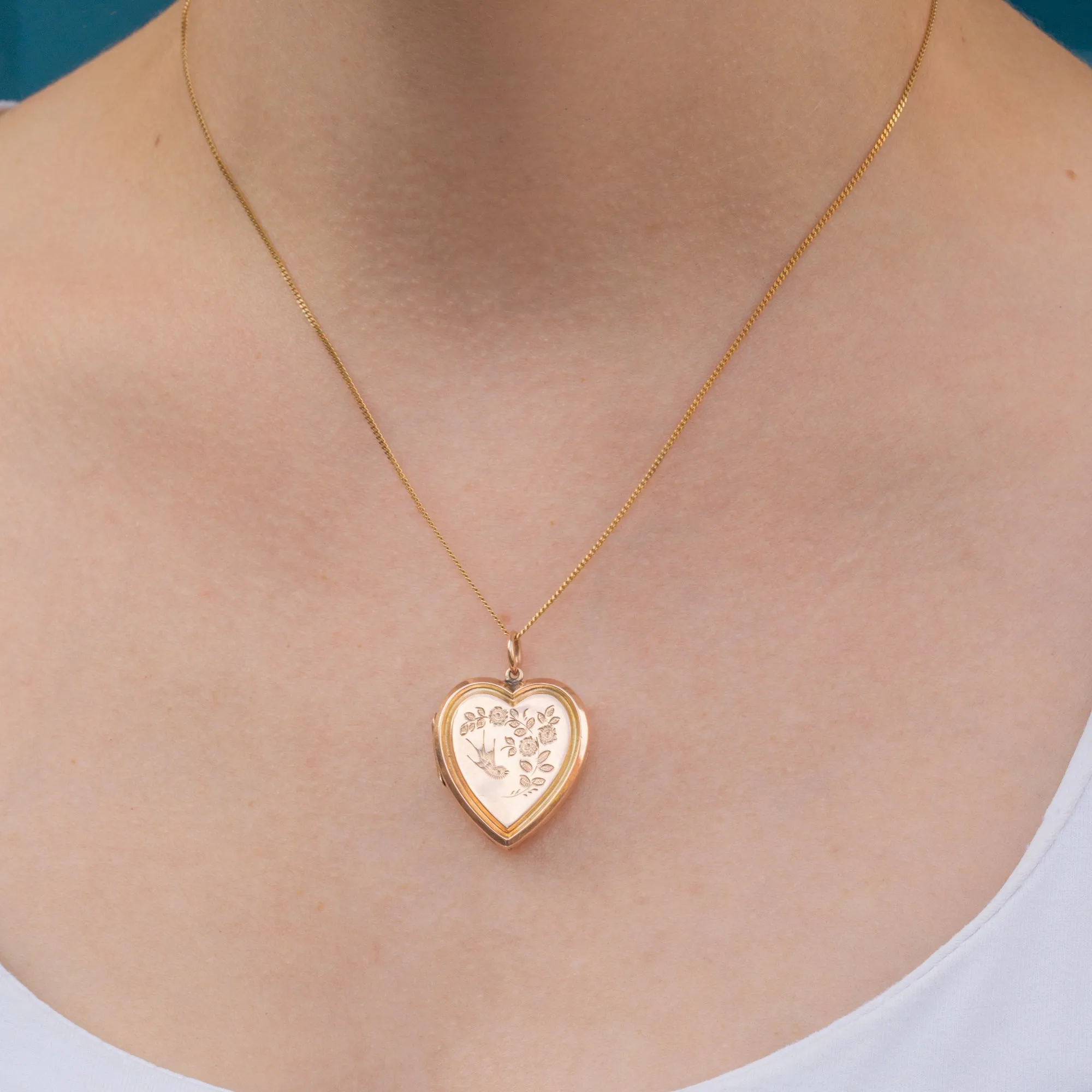 Antique 9ct Gold Engraved Heart Locket