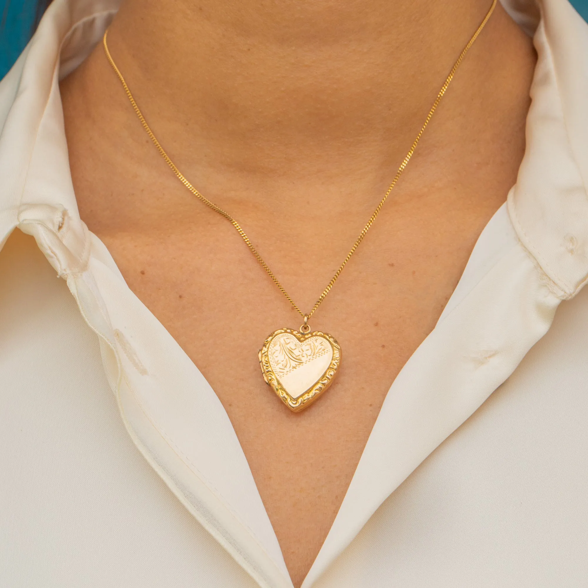 Antique 9ct Gold Engraved Heart Locket