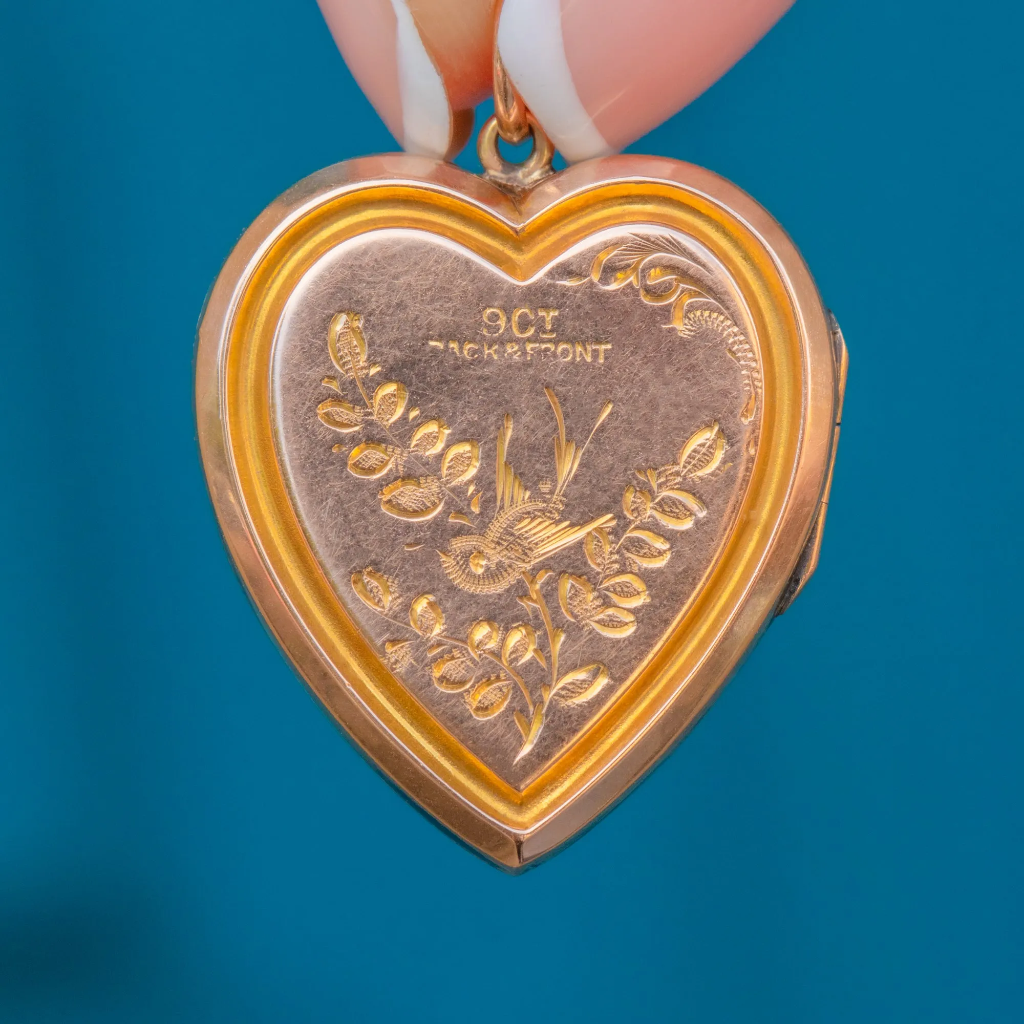 Antique 9ct Gold Engraved Heart Locket