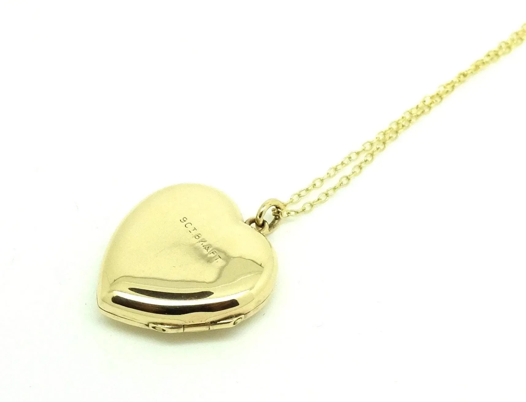 Antique Art Deco (1920-1935) Yellow Gold Heart Locket