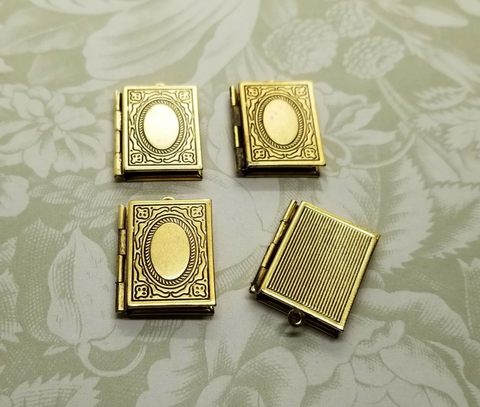 Brass Ornate Etched Book Lockets x 4 - 081G.