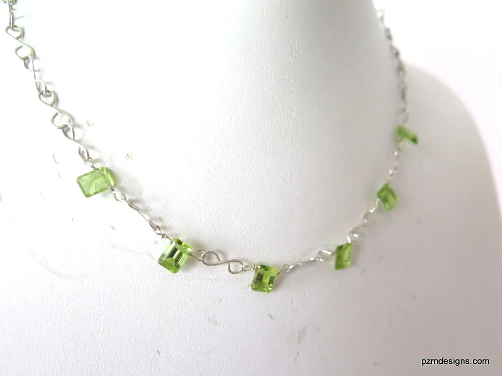 Dainty Peridot Necklace, Peridot Minimalist Necklace