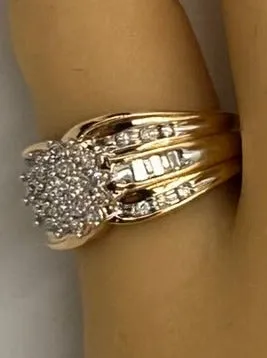 Luxurious 9ct Yellow Gold & Diamond Cluster Ring - Heartfelt Gift for Valentines