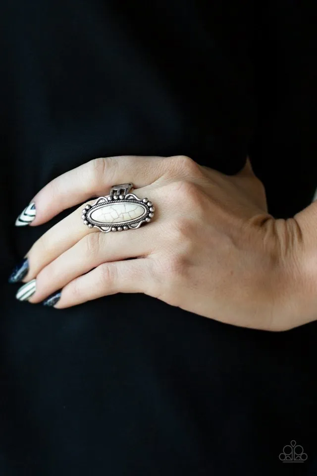 Paparazzi Ring ~ Leave No Trace - White