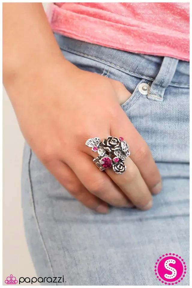 Paparazzi Ring ~ Modern Mariposa - Pink