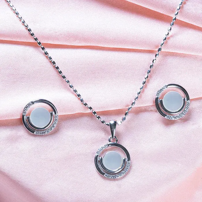 Radiant Circle Zirconia Pendant Set