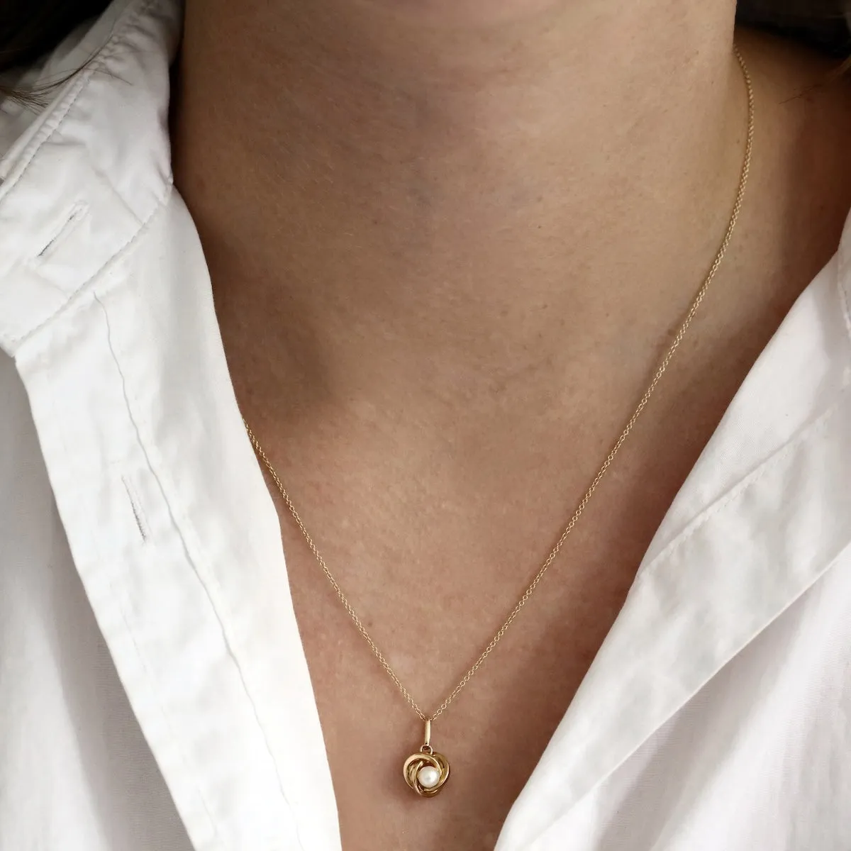 Soleil Collection 18"  Freshwater Pearl Knot Necklace | 9K Yellow Gold