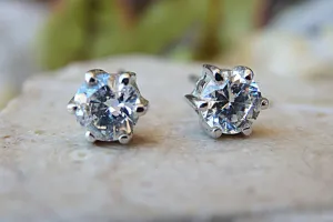 Zircon stud earrings